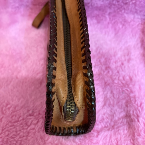 Vintage Antique Leather Hand Tooled Floral Pattern Zippered Purse Clutch - Picture 5 of 16